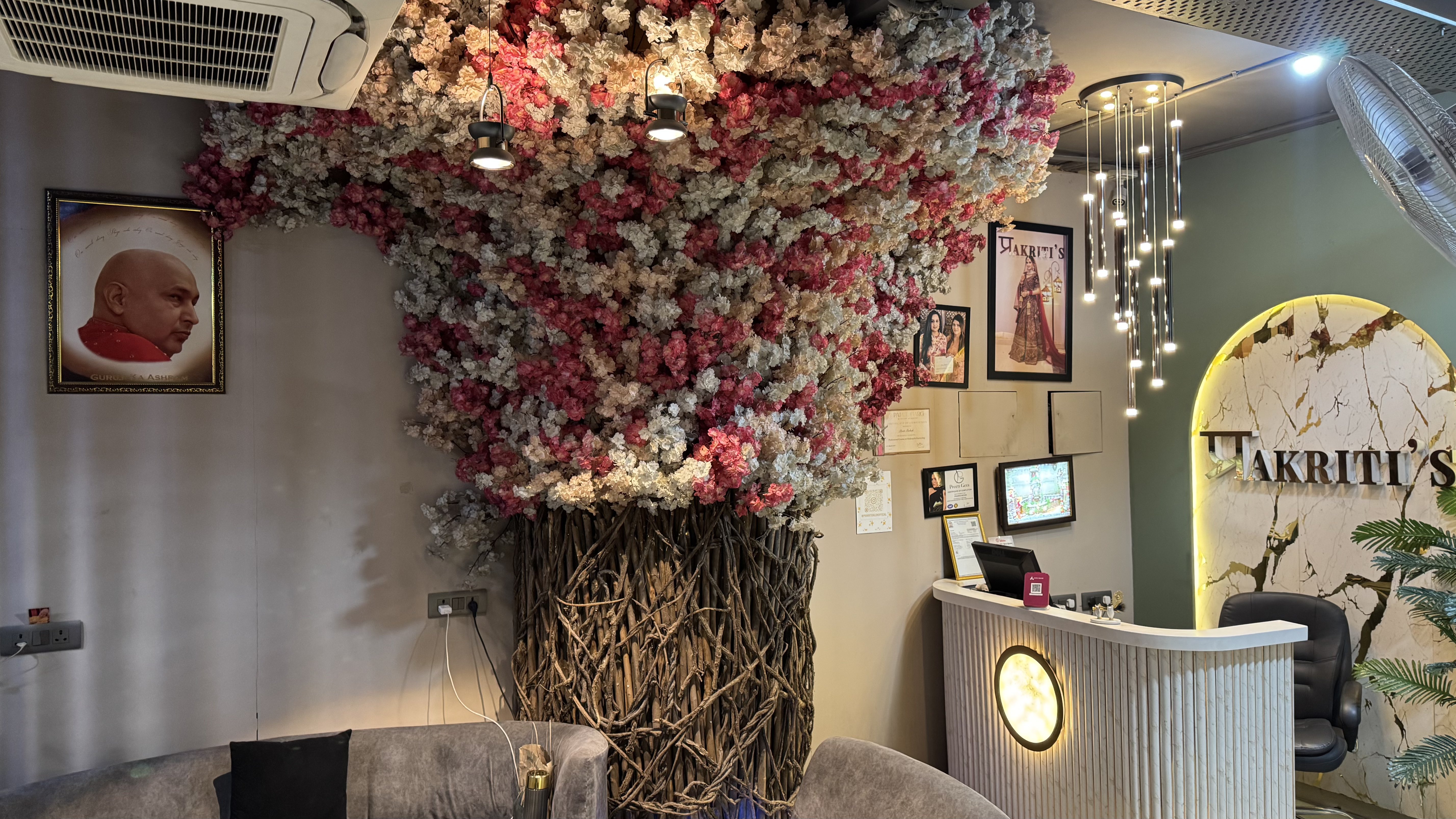 Prakriti's Salon Interior